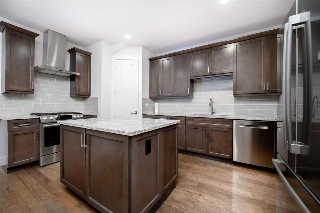 2934 N Hall Street, #302