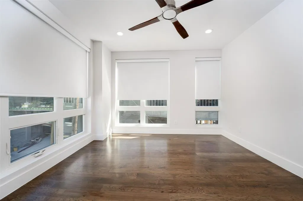 2934 N Hall Street, #302