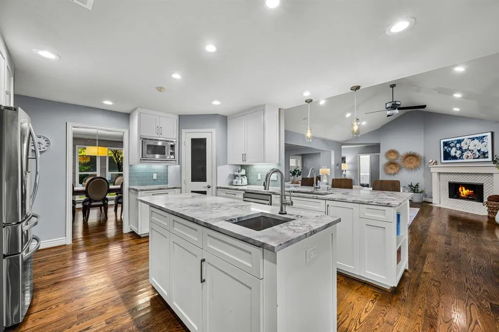 7612 Maplecrest Drive