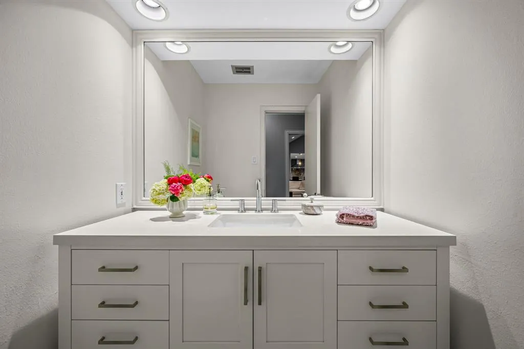 7612 Maplecrest Drive