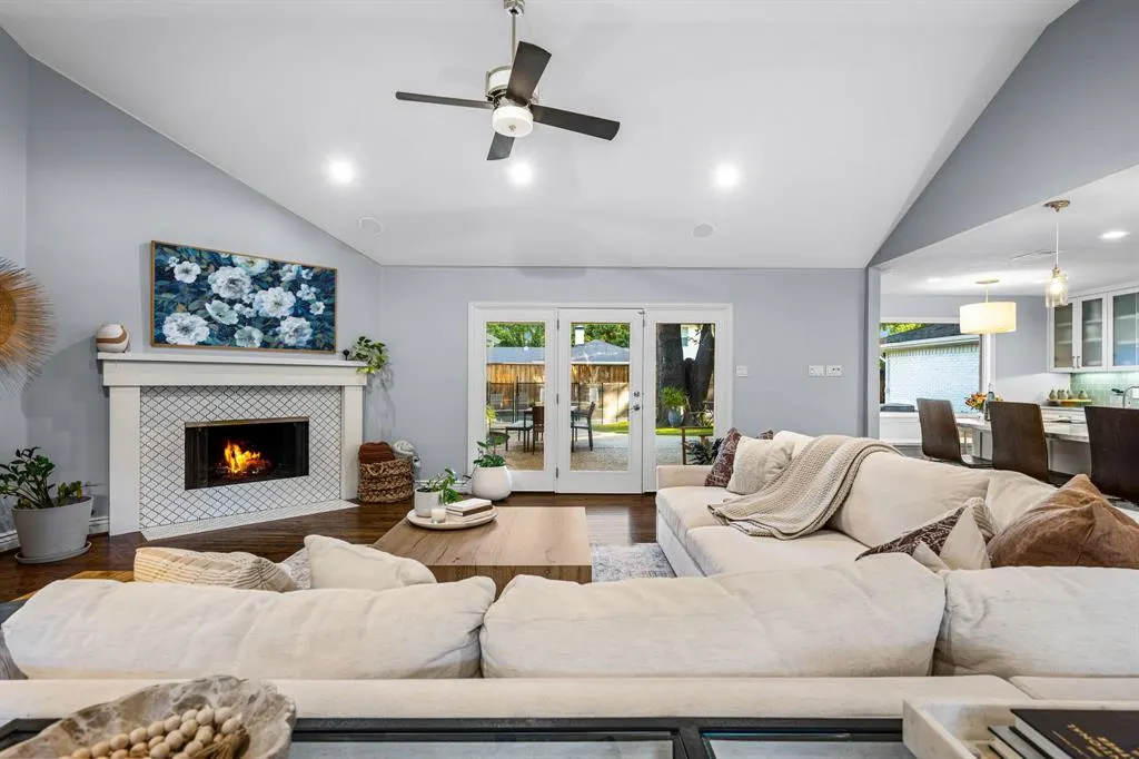 7612 Maplecrest Drive