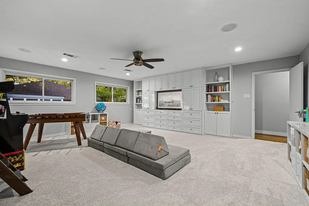 7612 Maplecrest Drive