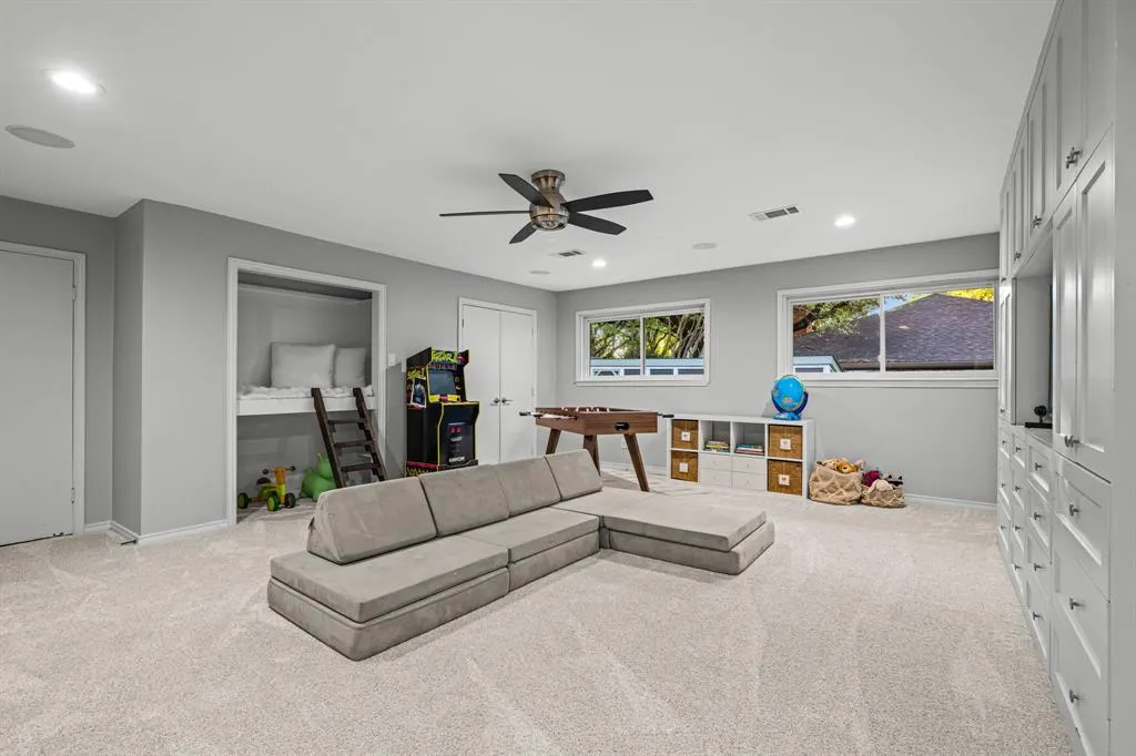 7612 Maplecrest Drive