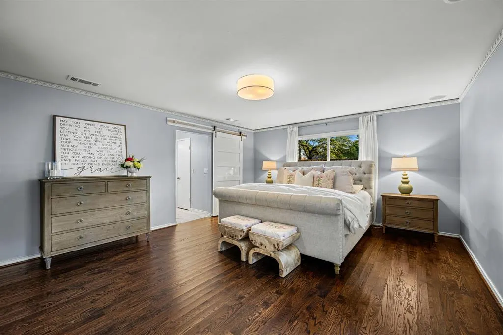 7612 Maplecrest Drive