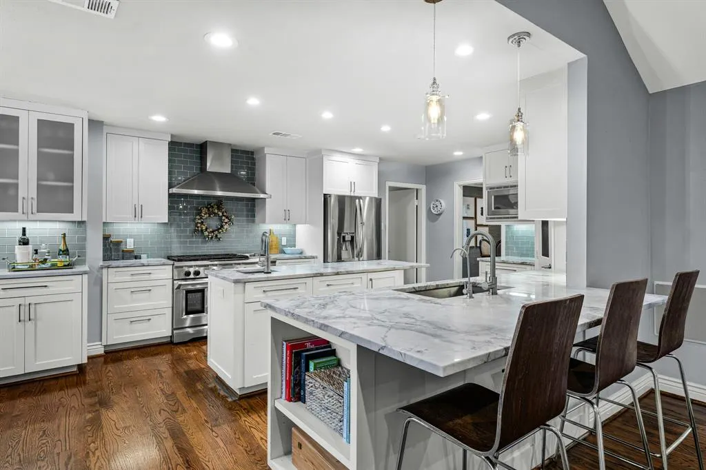 7612 Maplecrest Drive