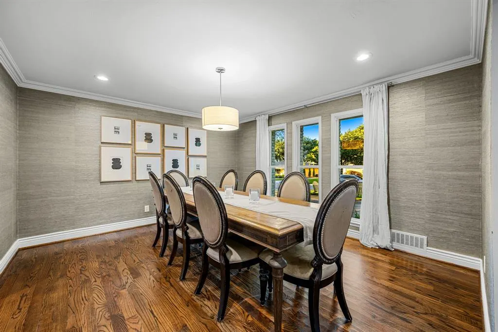 7612 Maplecrest Drive