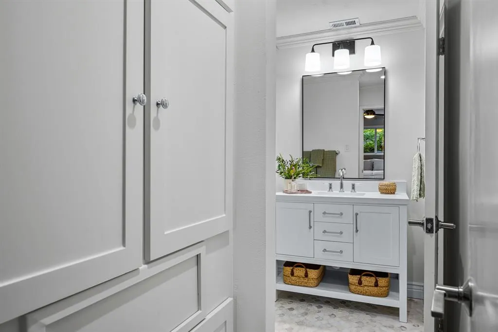 7612 Maplecrest Drive