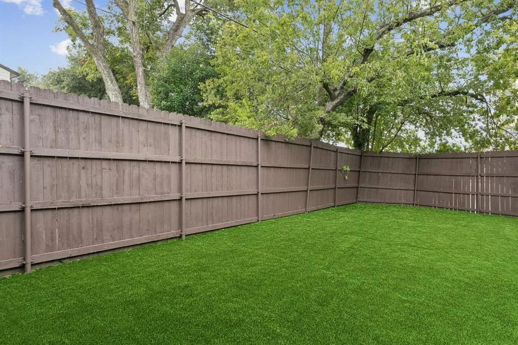 5200 Longview Street