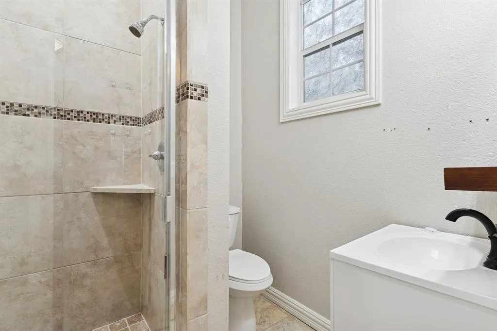 5200 Longview Street