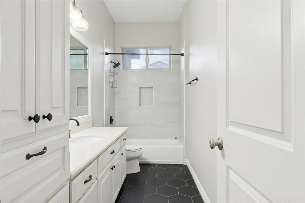 5200 Longview Street