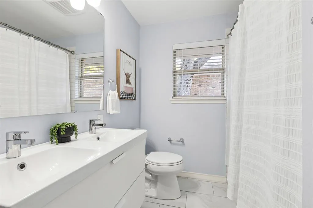 10021 Lanshire Drive