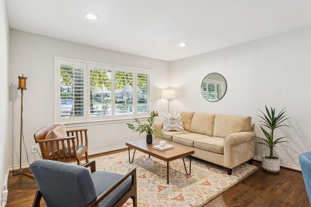 10021 Lanshire Drive