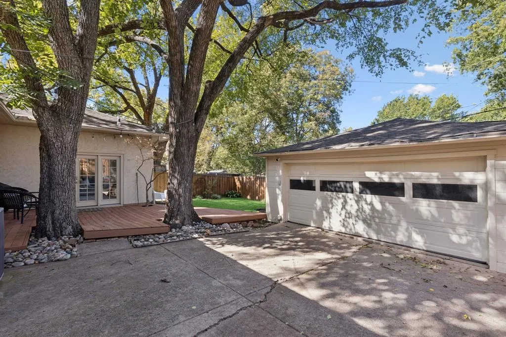 10021 Lanshire Drive