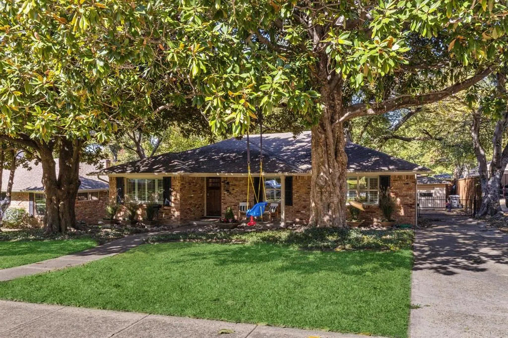 10021 Lanshire Drive