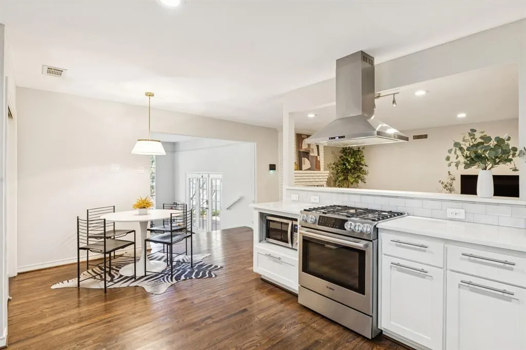 10021 Lanshire Drive