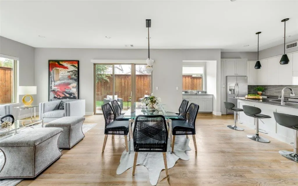 3706 W Beverly Drive