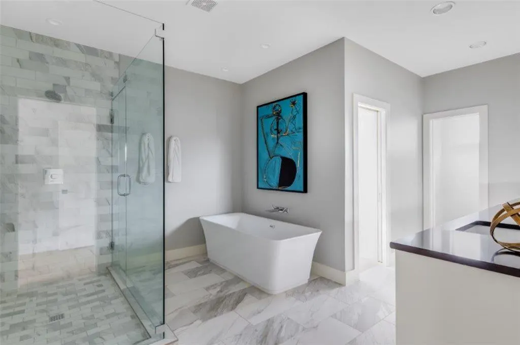 3706 W Beverly Drive