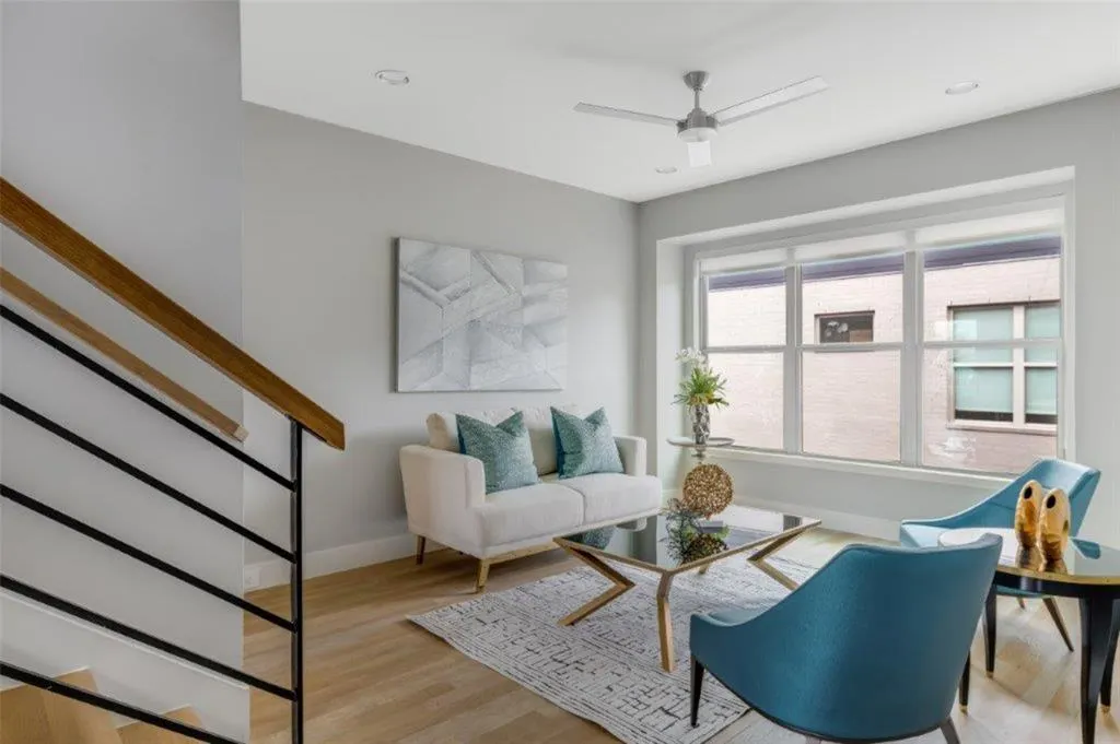 3706 W Beverly Drive