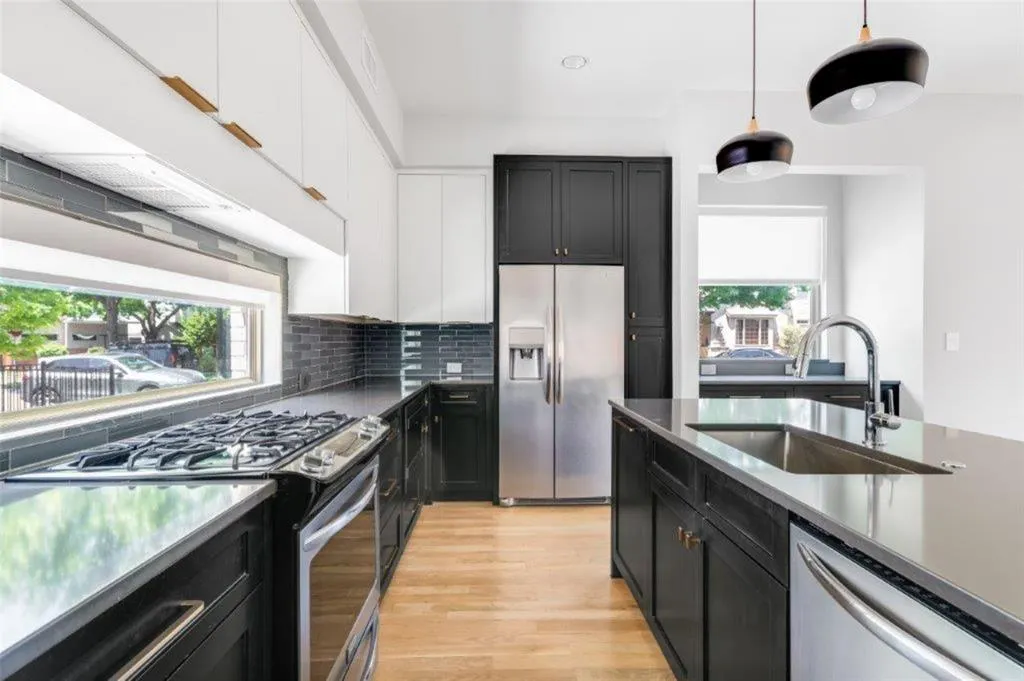 3706 W Beverly Drive