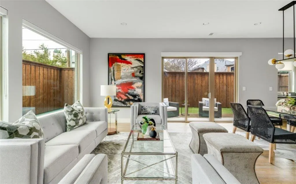 3706 W Beverly Drive