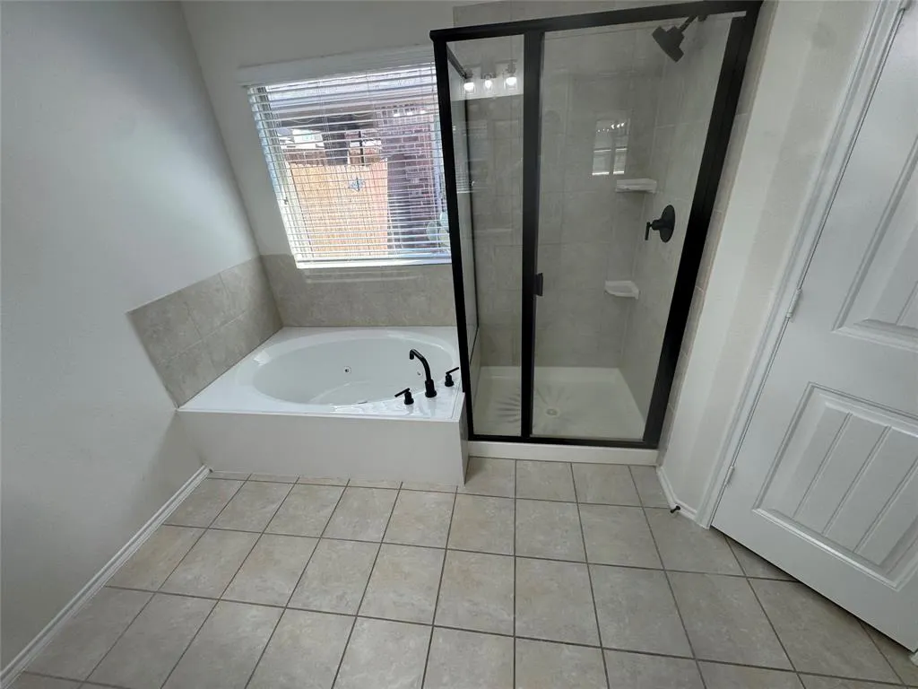 829 Lake Woodland Drive