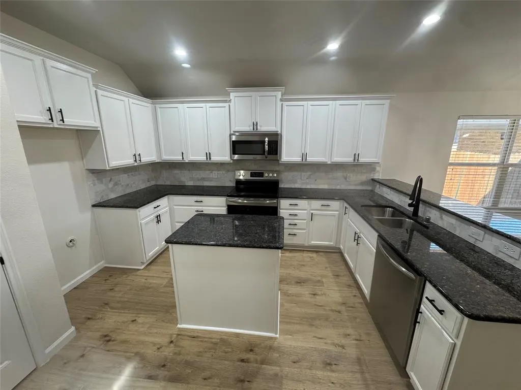 829 Lake Woodland Drive