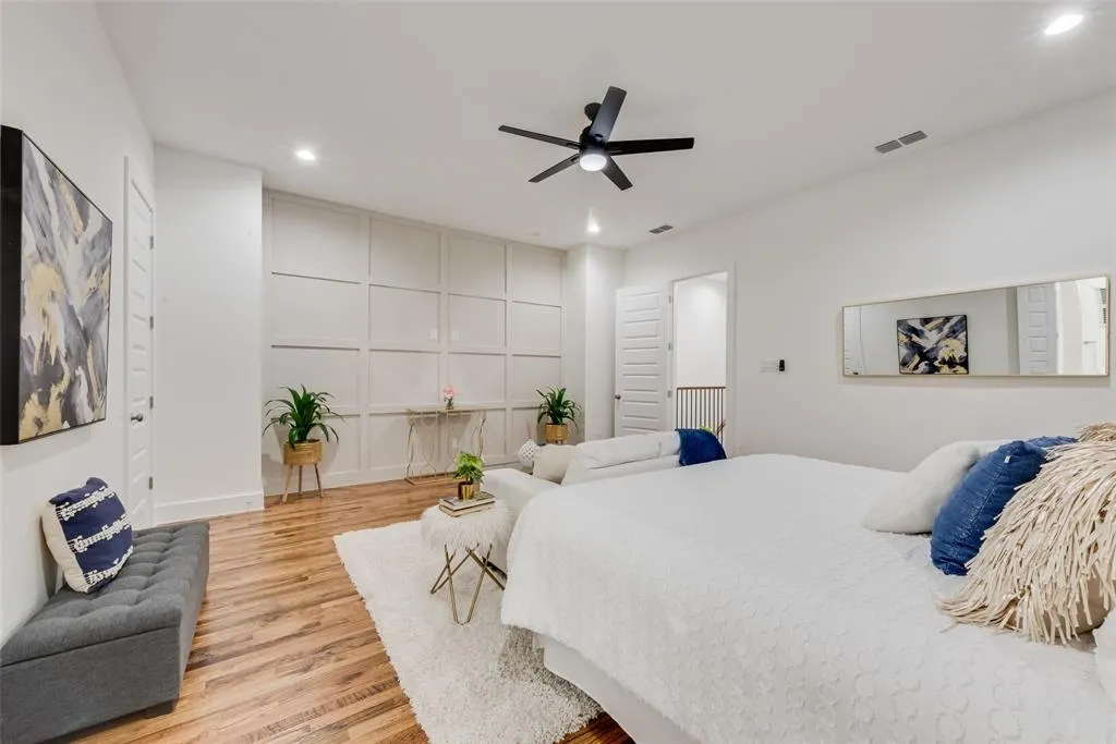 219 W Yarmouth Street