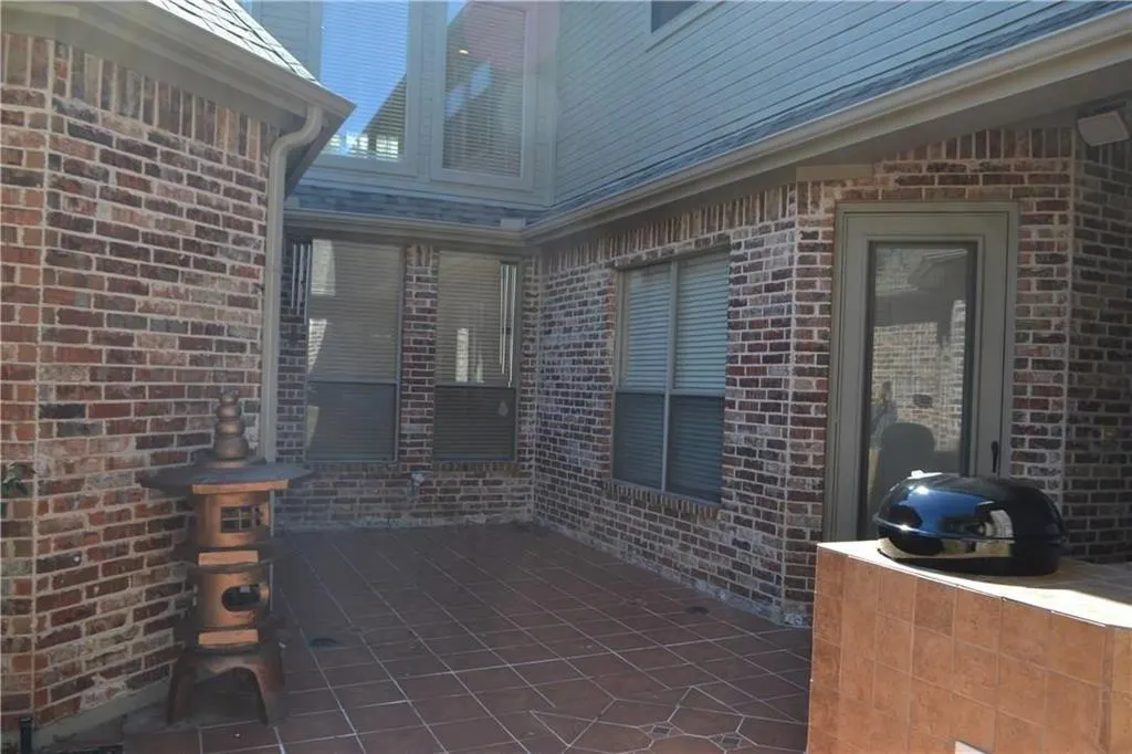 5901 Toppingham Street