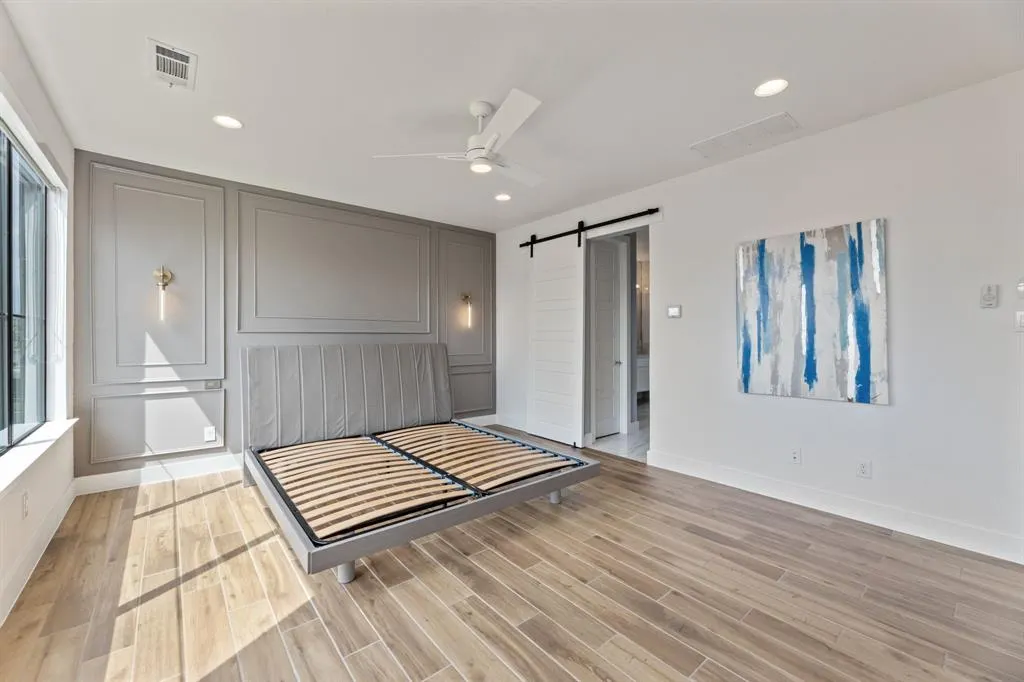 4522 Deere Street, #105