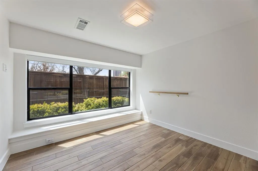 4522 Deere Street, #105