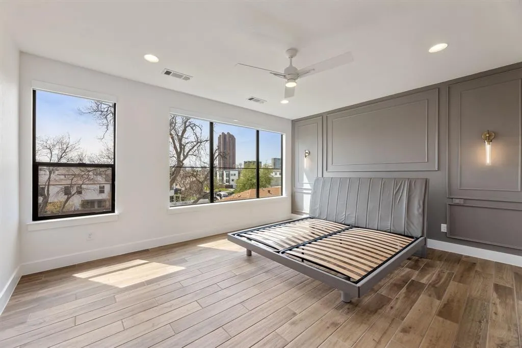 4522 Deere Street, #105