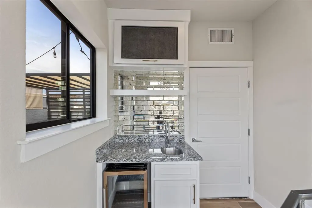 4522 Deere Street, #105