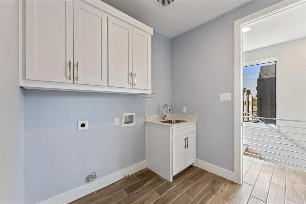 4522 Deere Street, #105