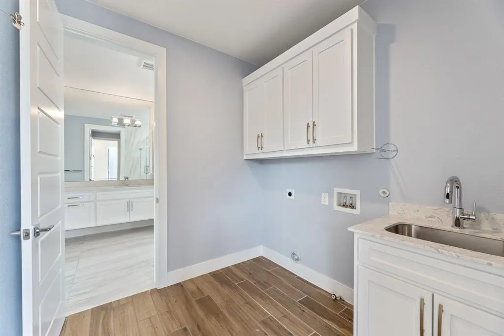 4522 Deere Street, #105