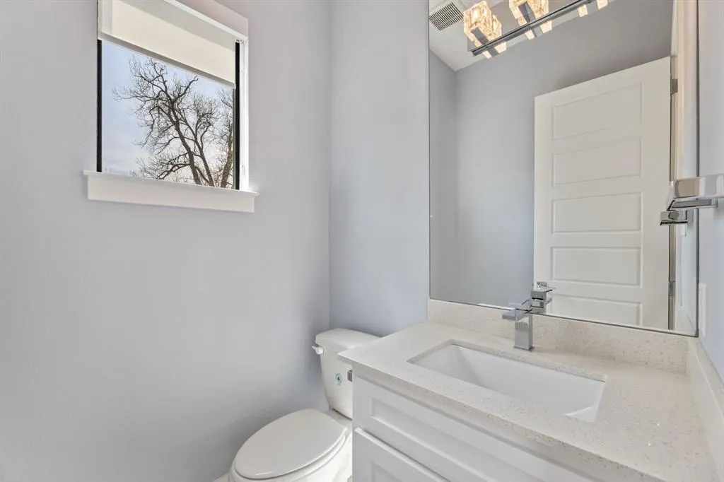 4522 Deere Street, #105