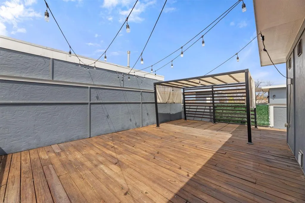 4522 Deere Street, #105