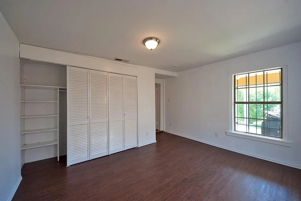 5645 Santa Fe Avenue