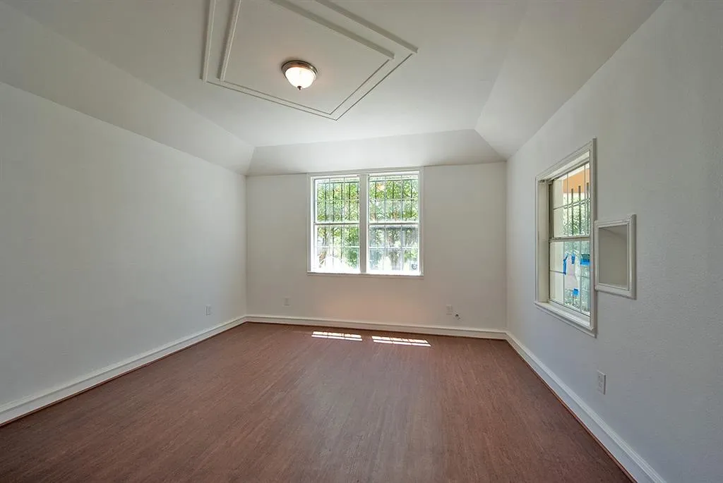 5645 Santa Fe Avenue