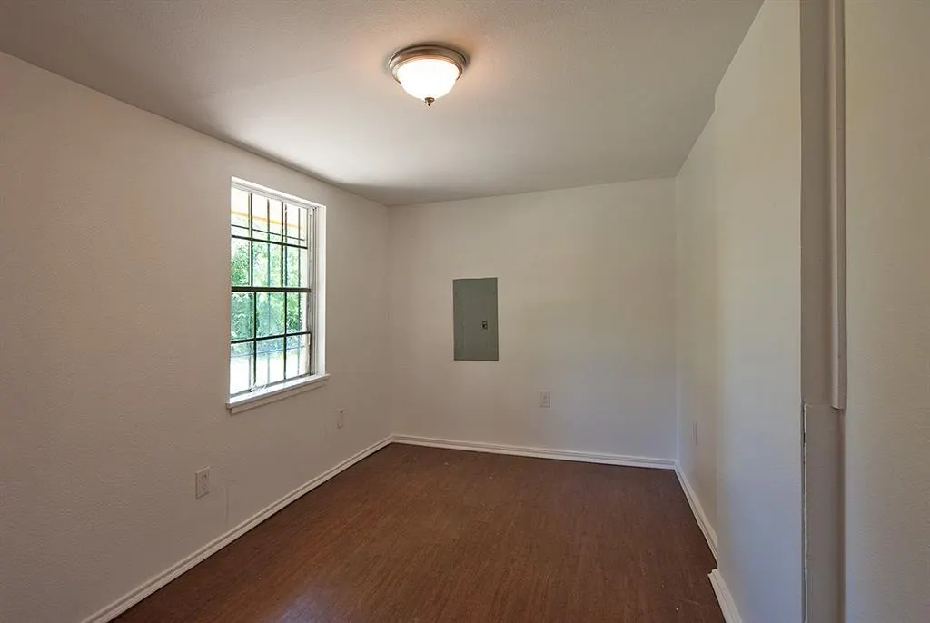 5645 Santa Fe Avenue