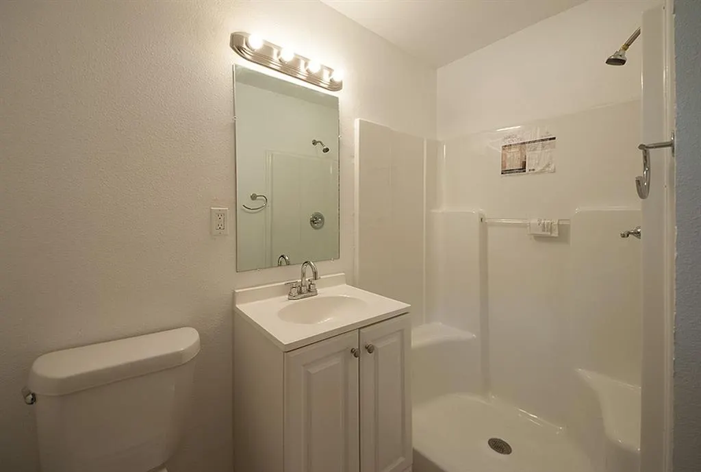 5645 Santa Fe Avenue