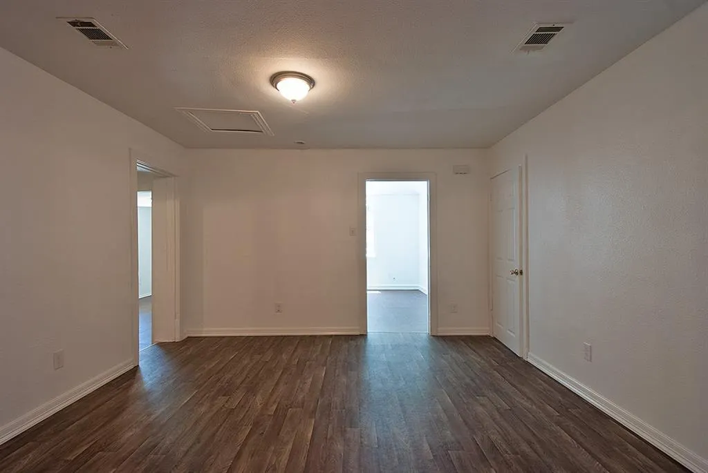 5645 Santa Fe Avenue