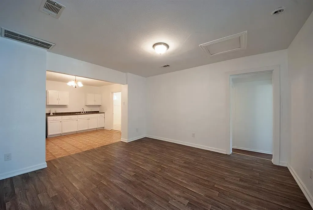 5645 Santa Fe Avenue