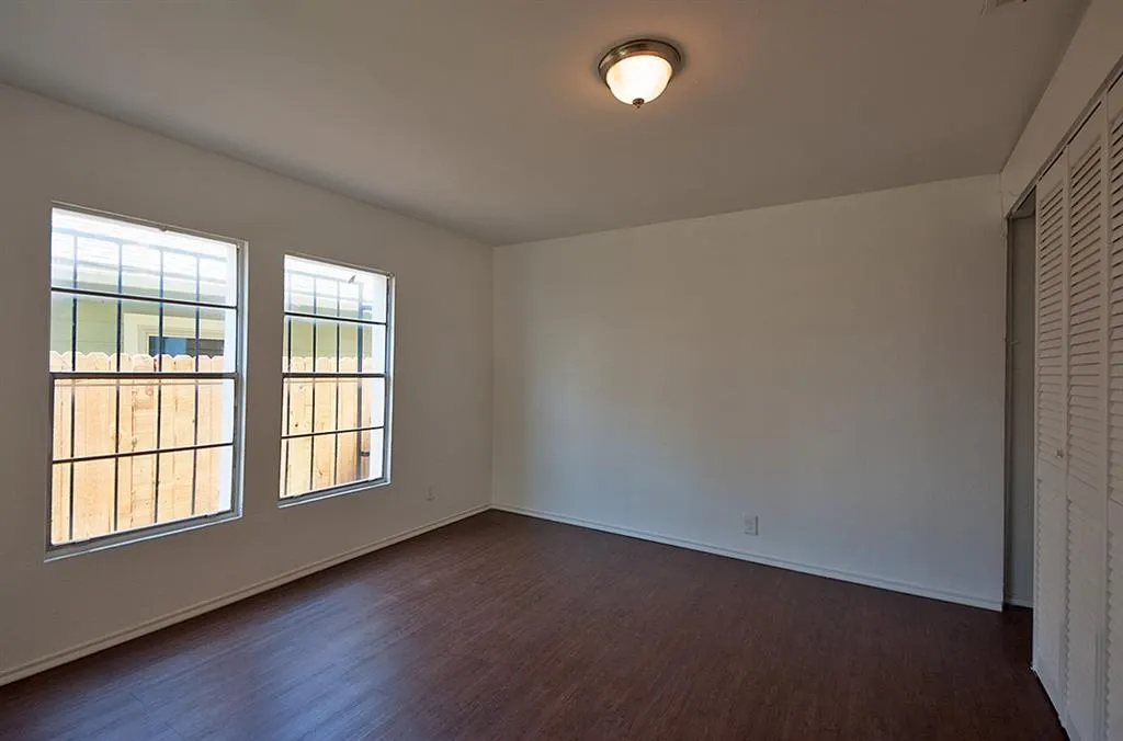 5645 Santa Fe Avenue