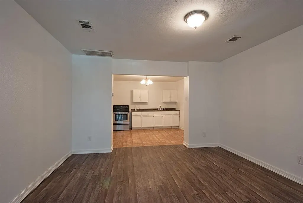 5645 Santa Fe Avenue