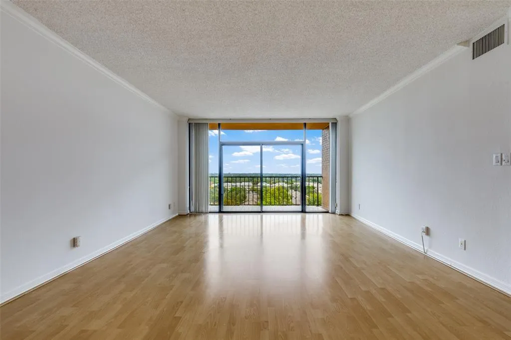 5200 Keller Springs Road, #824