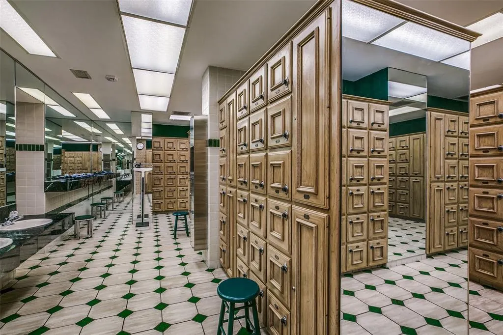 5200 Keller Springs Road, #824