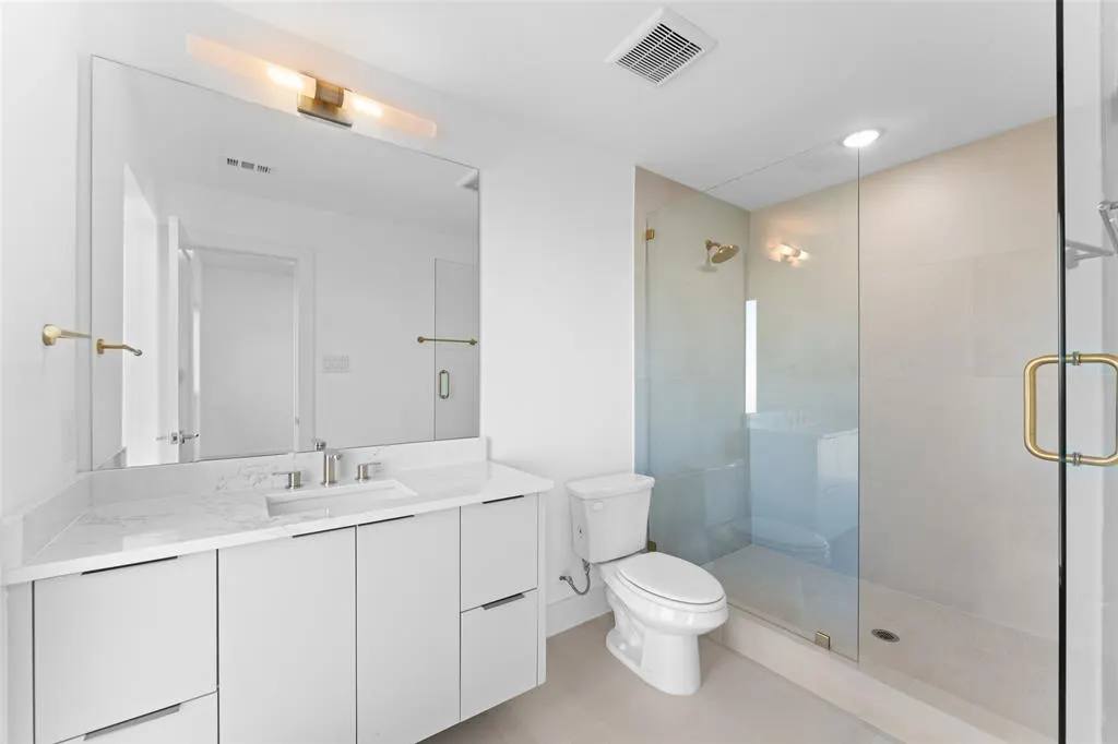 2315 S Vernon Avenue