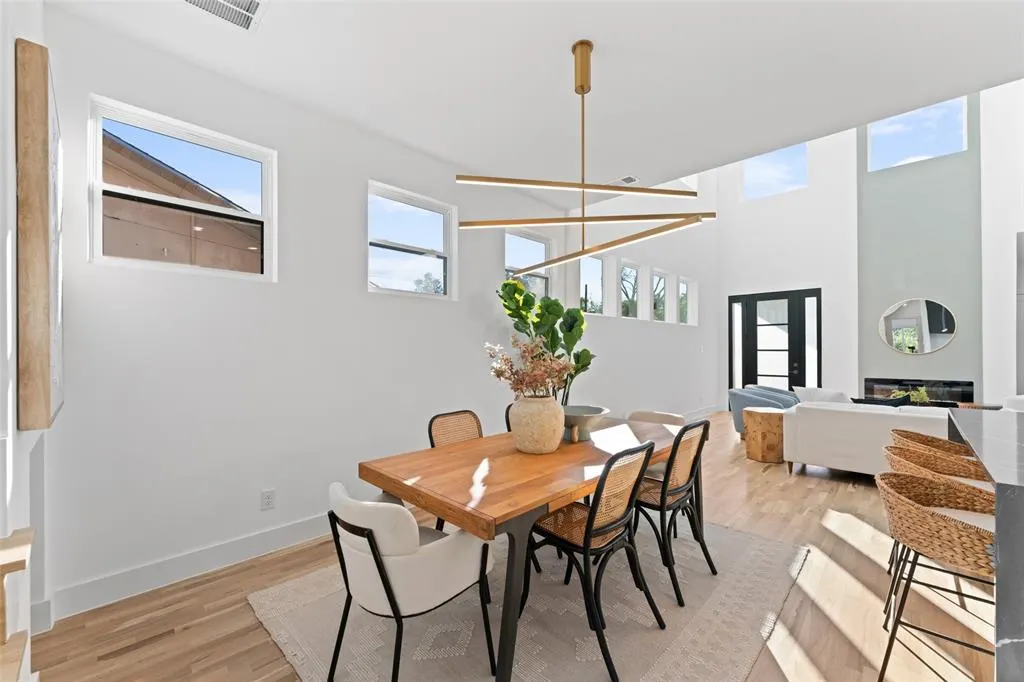 2315 S Vernon Avenue