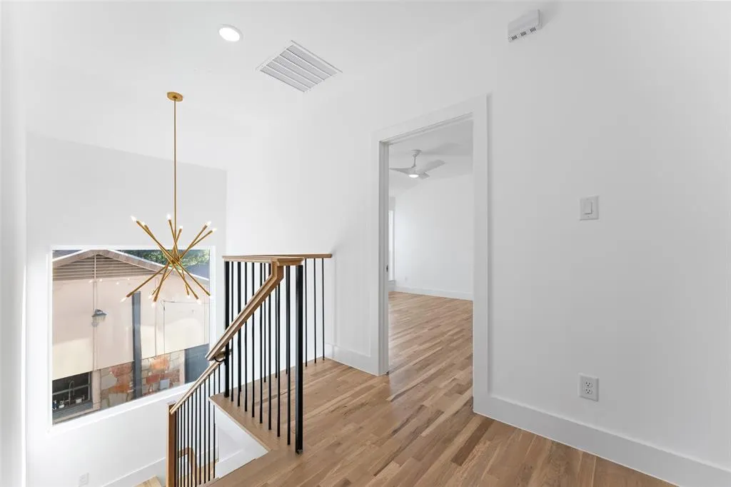 2315 S Vernon Avenue