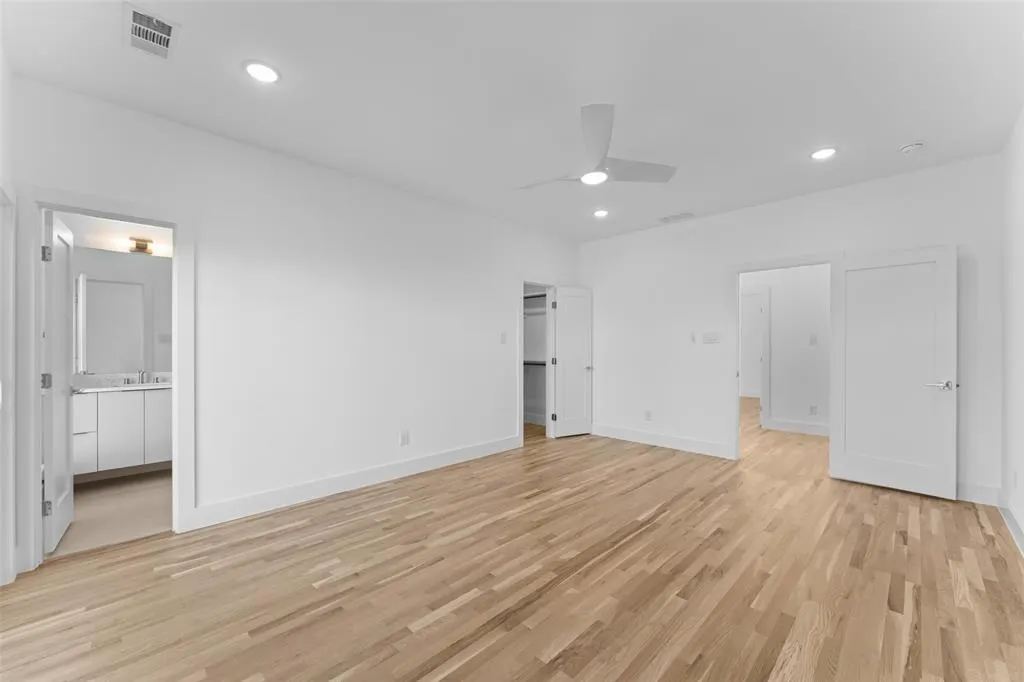 2315 S Vernon Avenue